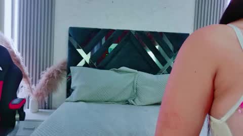 amytorres_ online show from July 13, 3:24 pm