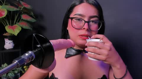 amywhitte_ online show from June 5, 6:52 am
