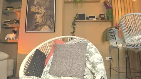 Ana Maria online show from February 6, 9:40 pm