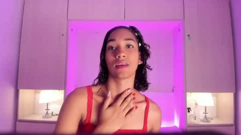 anaacollins_ online show from May 2, 11:35 am
