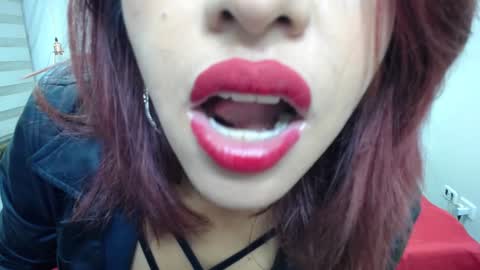Snapshot of anabella_thompson chatting on December 24, 10:11 am Anabella online show from December 24, 10:11 am