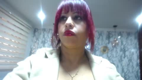 Snapshot of anabella_thompson chatting on January 15, 11:32 am Anabella online show from January 15, 11:32 am