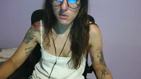 anabelucci_ online show from May 13, 10:37 pm
