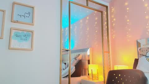 Anahi  online show from March 18, 7:19 pm