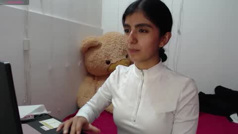 Anahi Browns online show from December 15, 8:58 pm