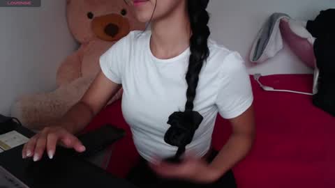 Anahi Browns online show from July 23, 6:05 pm