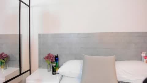 analiawhite online show from October 18, 12:52 pm