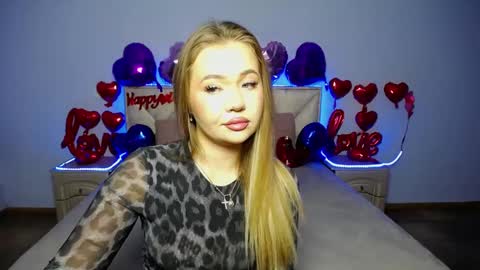 anastacyyellig online show from February 4, 6:36 am