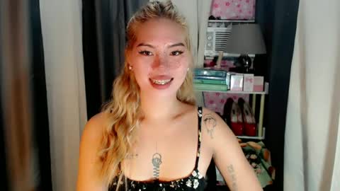 andrea06121998 online show from June 22, 6:05 pm
