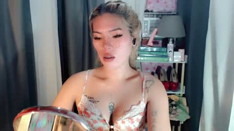 andrea06121998 online show from July 19, 4:09 pm