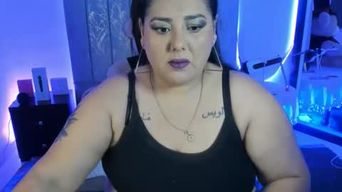 andreaakinky online show from December 17, 8:29 am