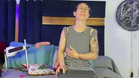 andromedajade_ online show from March 13, 8:15 am