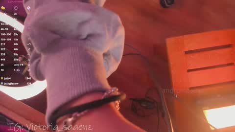 Victoria Senz  online show from March 13, 3:57 pm