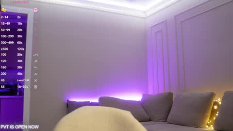 Luisa online show from May 14, 2:01 pm