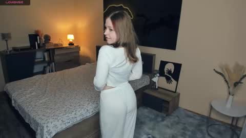 Snapshot of angel_to_burn chatting on September 27, 7:37 am SofiaSofi online show from September 27, 7:37 am