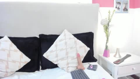 angel_velvet_ online show from March 7, 11:12 pm