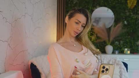 Anysia online show from March 18, 5:23 am