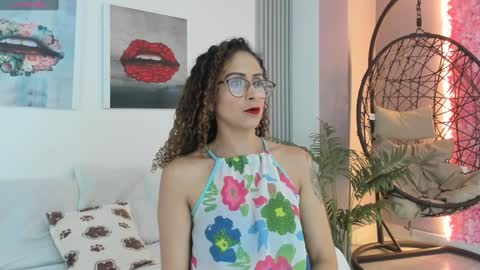 Snapshot of angela_donnato chatting on January 23, 3:37 am A N G E LA. online show from January 23, 3:37 am