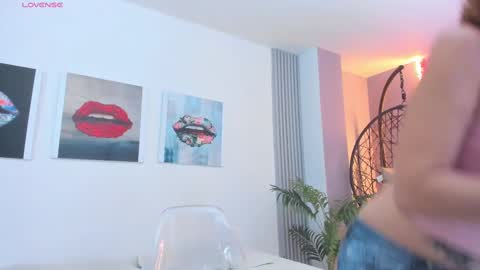 Snapshot of angela_donnato chatting on March 3, 3:27 am A N G E LA. online show from March 3, 3:27 am
