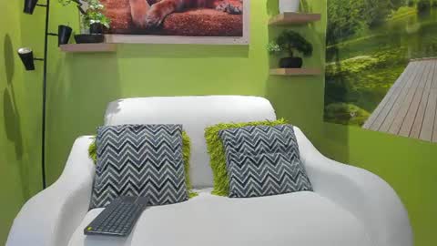 angela_rendon online show from July 30, 11:00 am