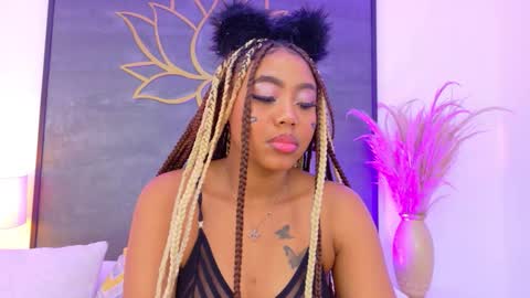 Angela Roberts online show from November 17, 5:52 am