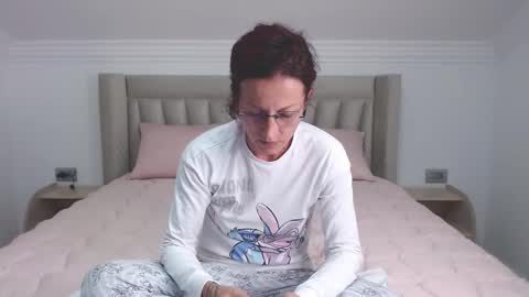 Snapshot of angelcat001 chatting on October 16, 5:37 pm angelcat001 online show from October 16, 5:37 pm