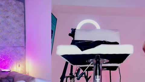 angel online show from February 4, 8:17 am