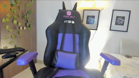 angeldulcevela69 online show from February 17, 11:15 pm