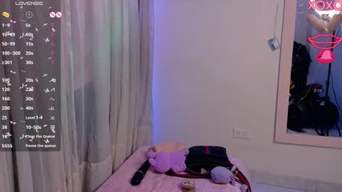 Snapshot of angelie_3 chatting on October 1, 10:04 pm angelie online show from October 1, 10:04 pm