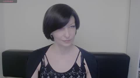 Snapshot of angelinalov_ chatting on February 19, 9:06 am Angelina online show from February 19, 9:06 am