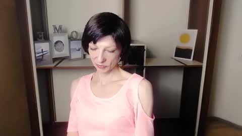 Snapshot of angelinalov_ chatting on September 11, 6:25 am Angelina online show from September 11, 6:25 am