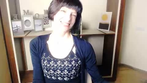 Snapshot of angelinalov_ chatting on September 16, 6:43 am Angelina online show from September 16, 6:43 am