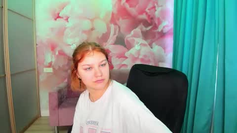 AngelinaLow online show from June 9, 11:53 am