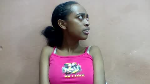 angeline221173 online show from August 3, 1:06 pm