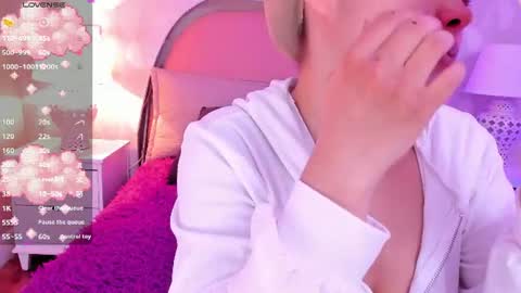 angeline online show from June 22, 12:24 pm
