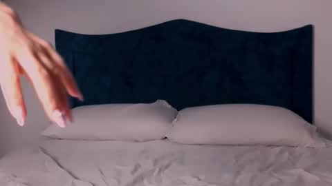 Angelinhaa  online show from December 3, 2:25 am