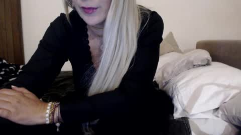 angelinna_12 online show from July 13, 8:15 am