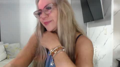 angelinna_12 online show from July 24, 10:13 am