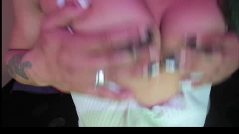 Snapshot of angellys_fit chatting on December 24, 7:44 pm Angel online show from December 24, 7:44 pm