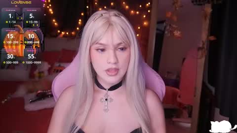 Snapshot of angelytaxx chatting on October 11, 11:40 pm Angel online show from October 11, 11:40 pm