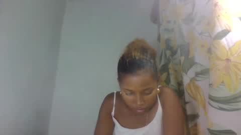 anichamarie0 online show from July 21, 12:28 pm