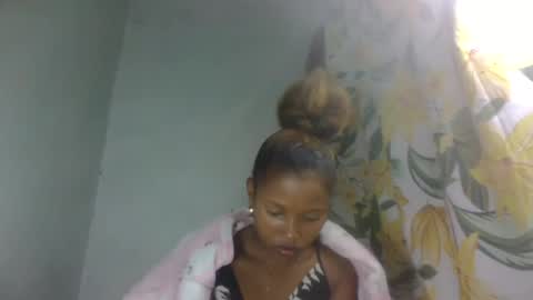 anichamarie0 online show from July 20, 12:18 pm