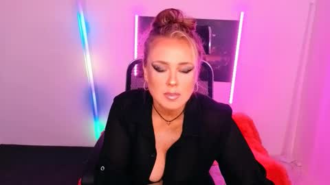 Snapshot of anielafox chatting on September 13, 8:22 am Aniela online show from September 13, 8:22 am