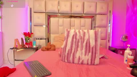 anisha_zambrano online show from June 19, 3:59 pm