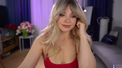 Im Anita thumb up me please its important online show from March 12, 6:10 pm