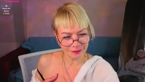 ann_annise online show from June 20, 4:43 pm
