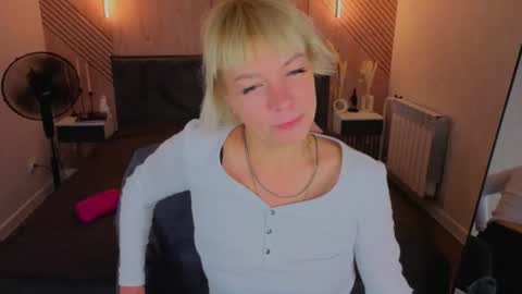 ann_annise online show from June 27, 12:56 am