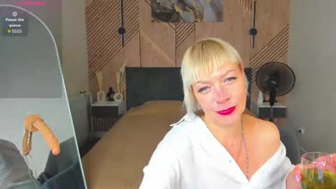 ann_annise online show from June 21, 4:44 pm