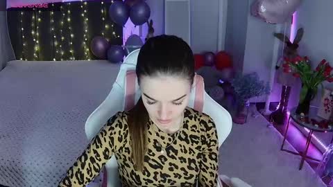 ann_woood online show from March 10, 7:45 am