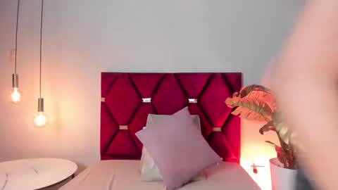 AnnaBrooks online show from February 7, 12:25 am